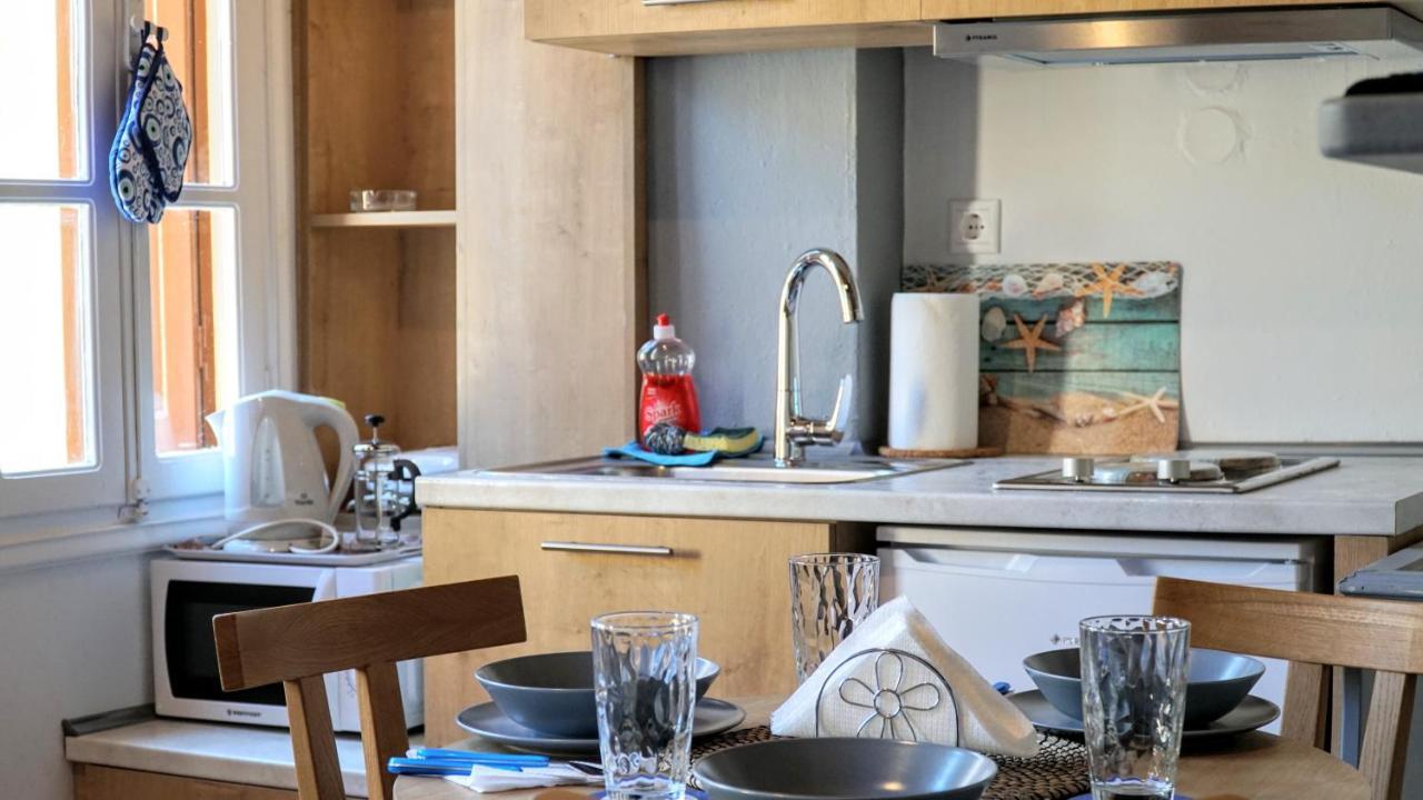 Cozy Apartments In Symi Center Exterior foto